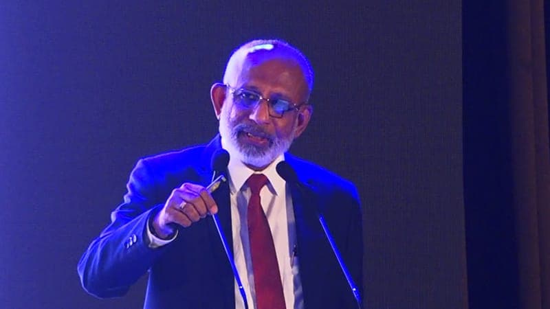 කොටස් වෙළෙඳපොළේ ‘නරක ළමයින්ට‘ සුරැකුම්පත් කොමිසමේ ප්‍රධානියාගෙන් අනතුරු ඇඟවීමක්